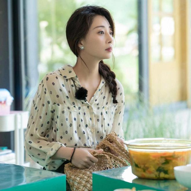 ！很值得中年女性借鉴时尚、优雅还减龄开元棋牌网站被45岁殷桃的穿搭惊艳到(图8)