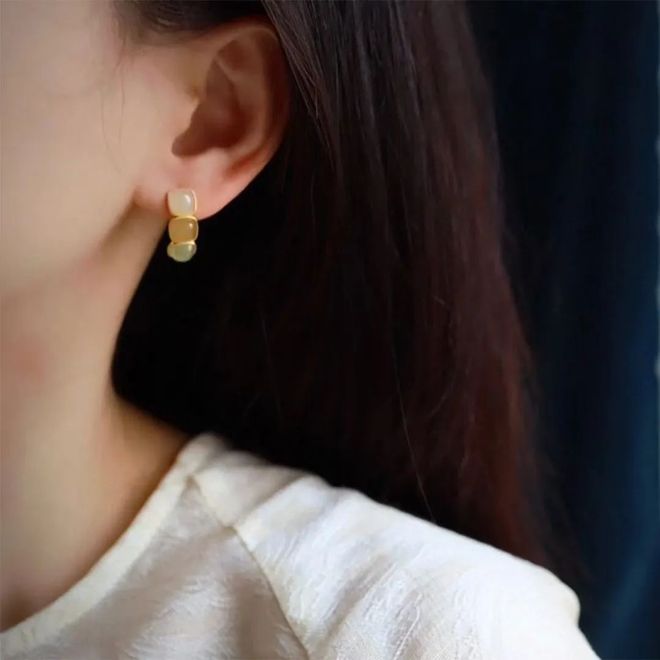 饰+项链戴出温柔高级感开元棋牌9款水彩色耳(图5)