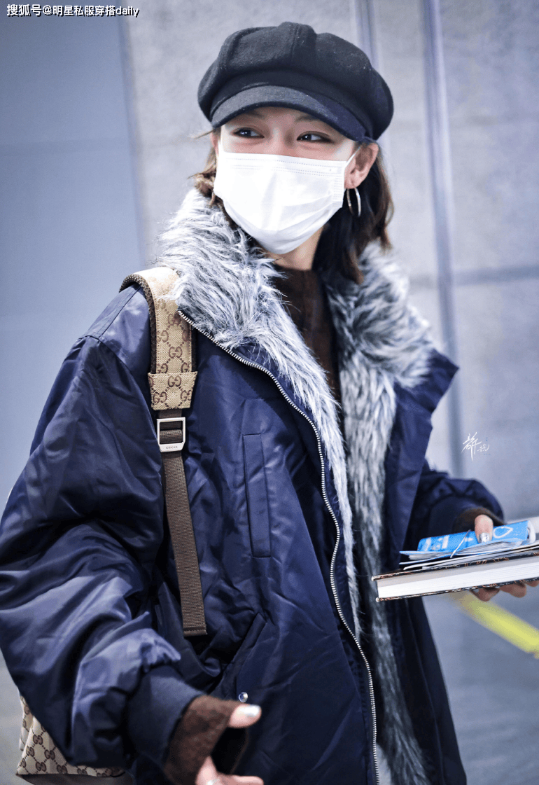 脸”穿短派克外套背双肩包头小腿长!开元棋牌试玩文淇果然是“天选电影(图2) 脸”穿短派克外套背双肩包头小腿长!开元棋牌试玩文淇果然是“天选电影(图2)