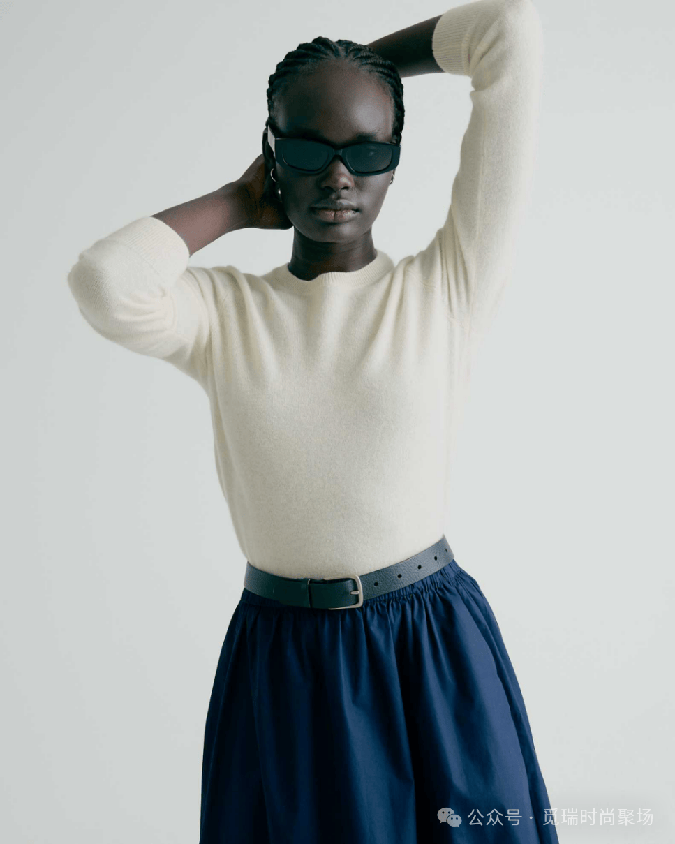 2026穿搭新密码这样穿告别“老气”！开元棋牌刷爆 Ins的天后羊绒造型!(图6)