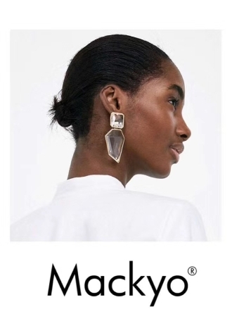 卡佛ON PEDDER上海恒隆广场买手店ky开元棋牌奢潮品牌